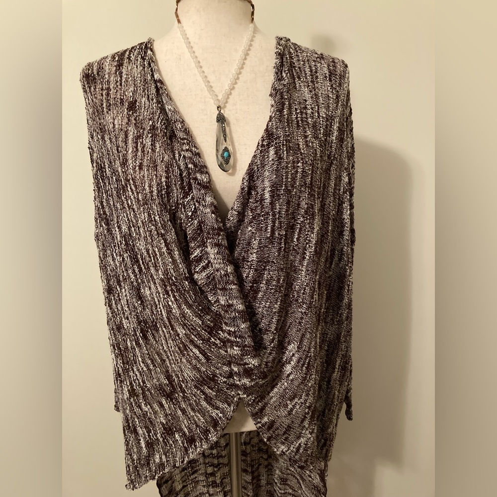 Hands to Hearts Women’s Pullover Waterfall Hi-Low Tunic Sweater  SizeS/M.  NWOT
